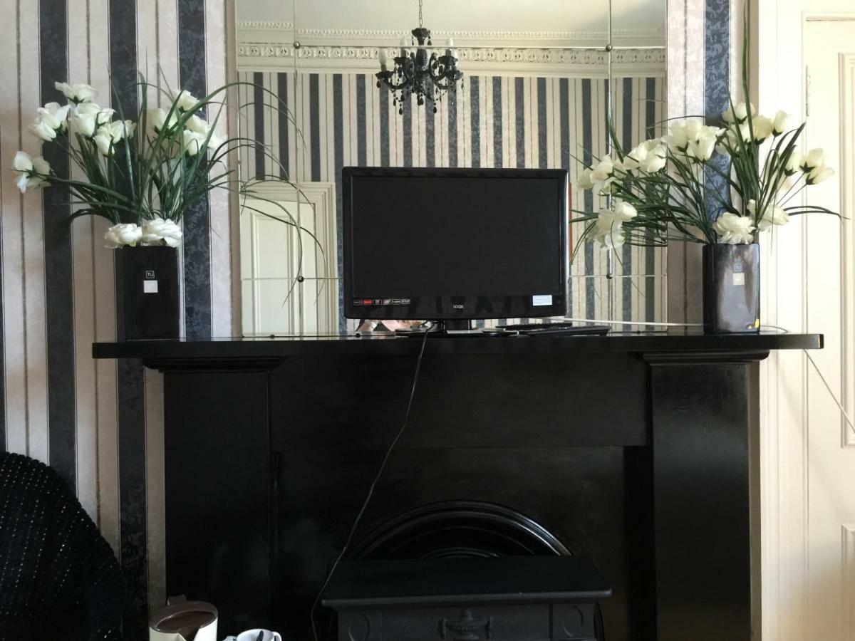 Marchhall Accommodation Эдинбург Экстерьер фото